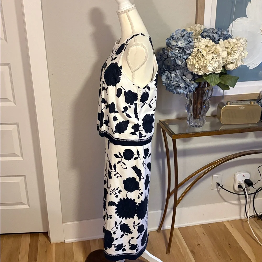 Ann Taylor navy and white floral set - Picture 2 of 6